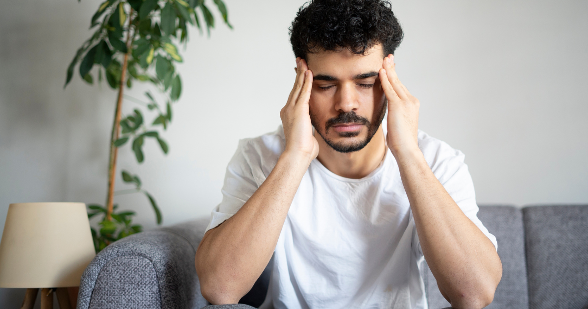 Bolesti hlavy při jarních změnách tlaku: příčiny a účinná řešení